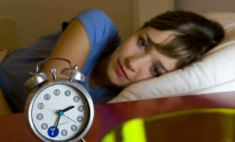 经常熬夜晚睡不能保证睡眠充足的后果?